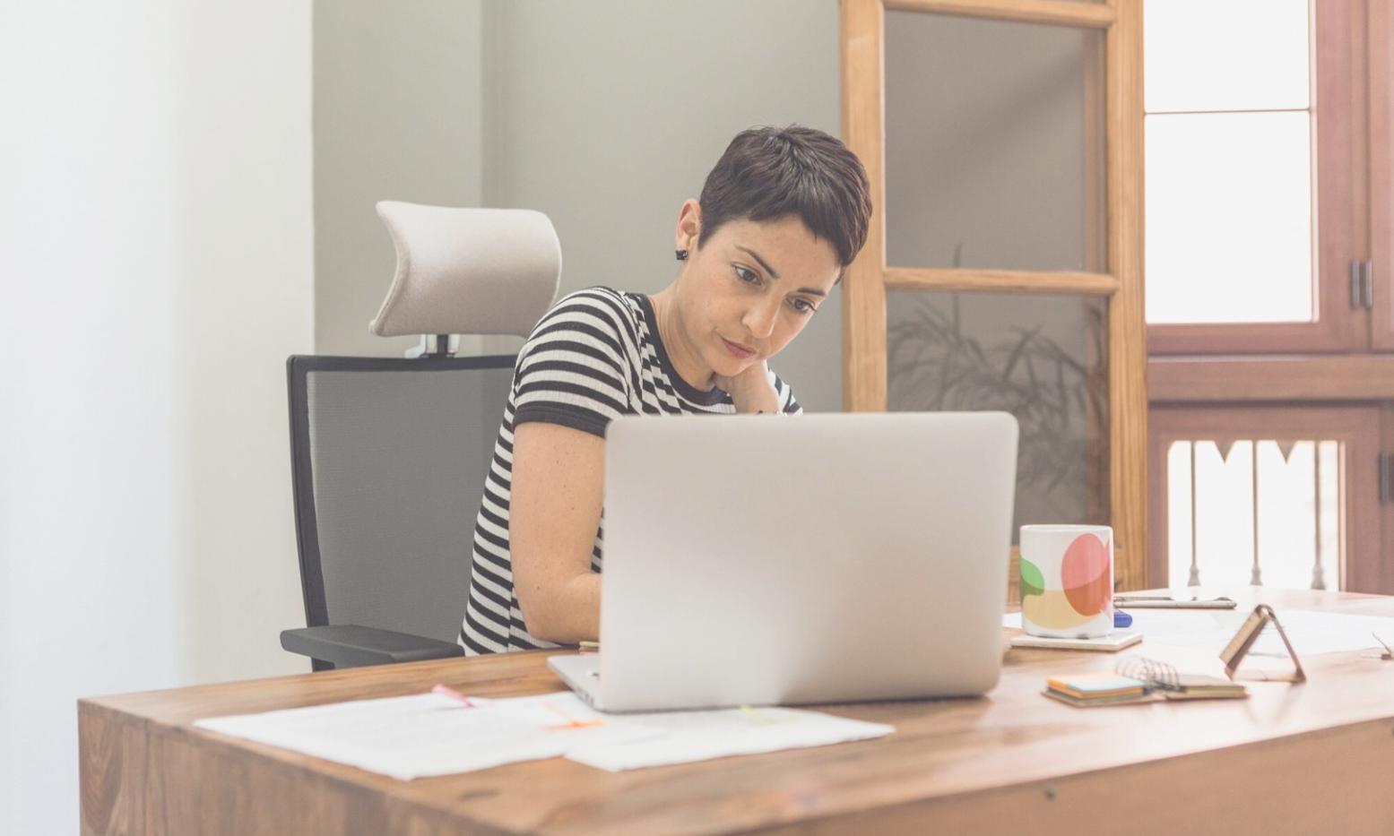 Moderne Arbeitsplätze für Budgetanalyse